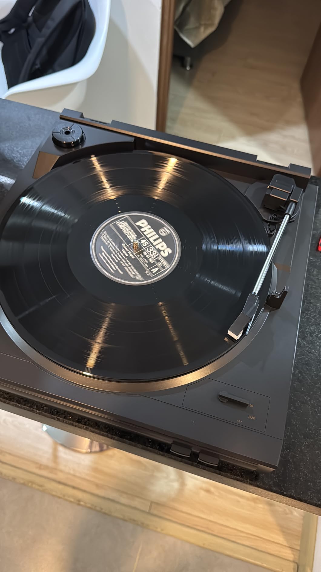 Denon DP-29F Fully Automatic Record Player, Analog Turntable with Built-in RIAA Phono Equalizer customer photo 1