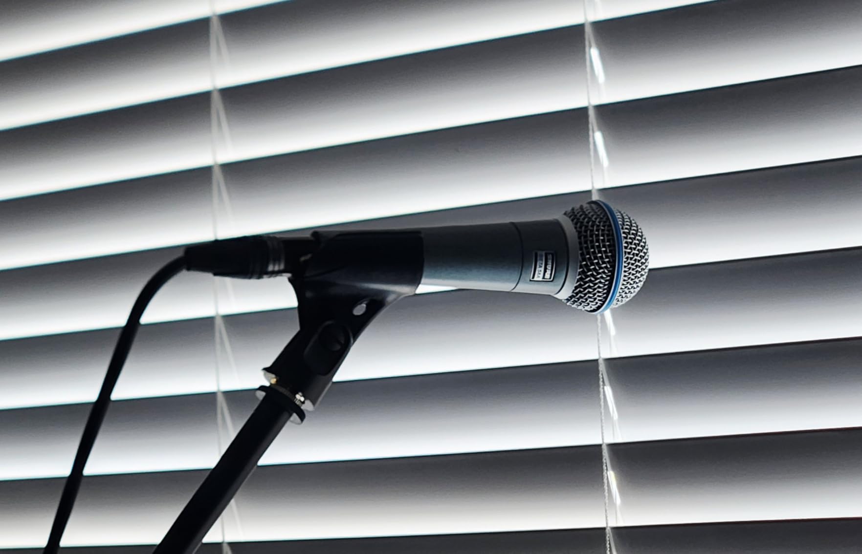 Shure BETA 58A Supercardioid Dynamic Vocal Microphone | Supercardioid dynamic vocal mic for stage and studio; includes A25D stand adapter, thread adapter and storage bag customer photo 1