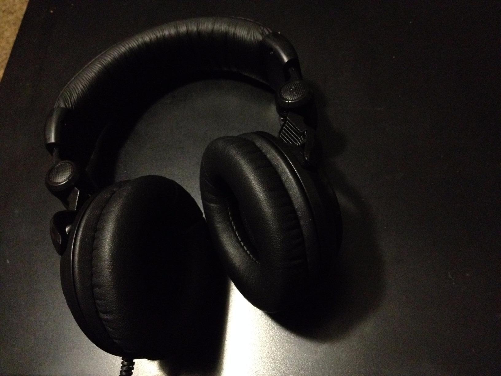 TASCAM TH-02 Professional Studio Monitor Headphones, Wired, Over Ear customer photo 1