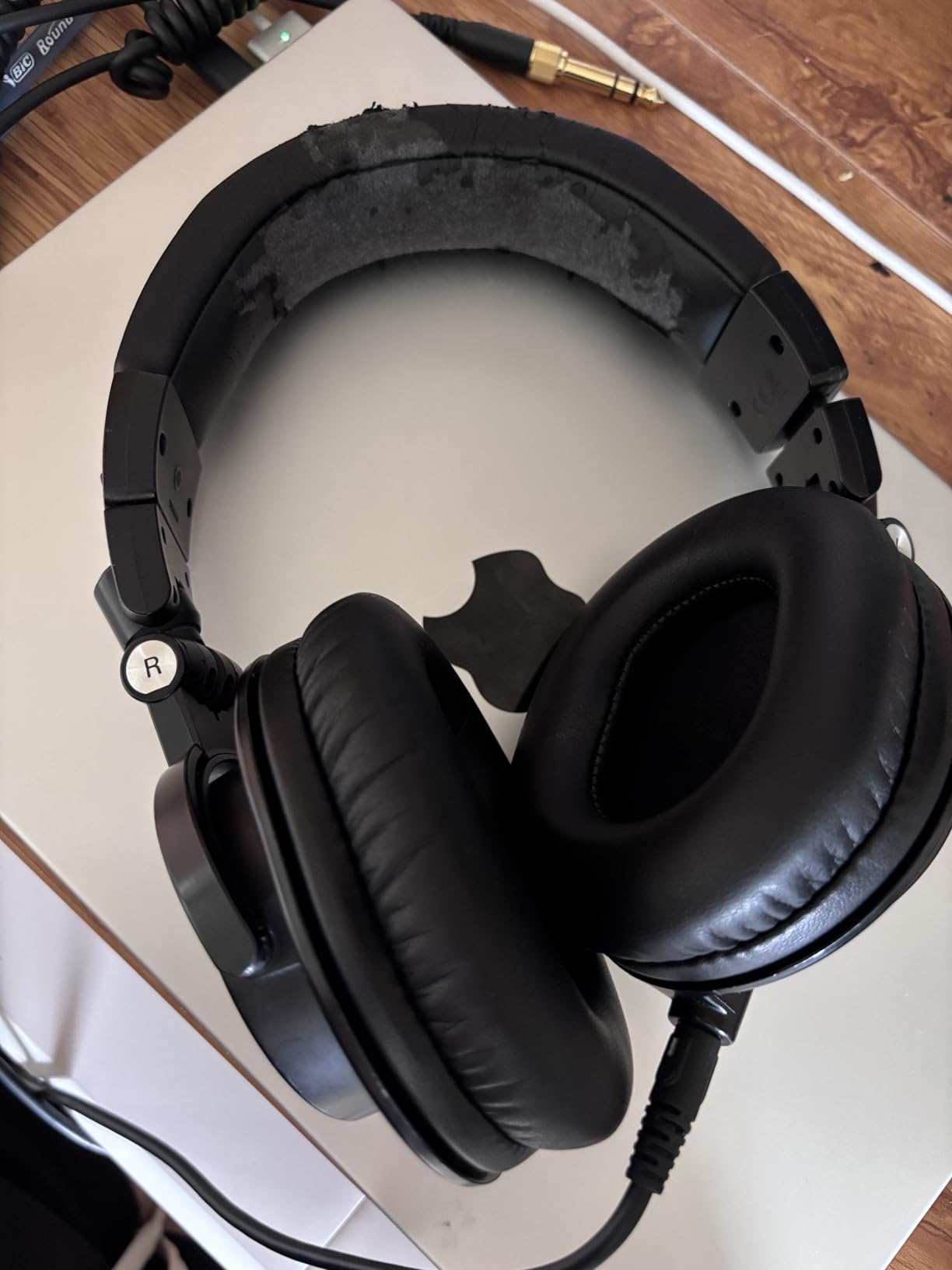 Audio-Technica ATH-M50X Professional Studio Monitor Headphones, Black customer photo 1