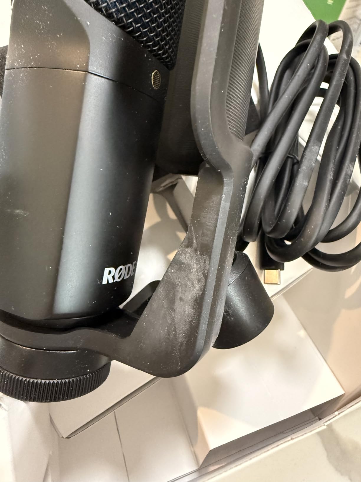 RØDE NT-USB+ Professional-Grade USB Condenser Microphone For Recording Studio Quality Audio Directly To A Computer Or Mobile Device, Black customer photo 2