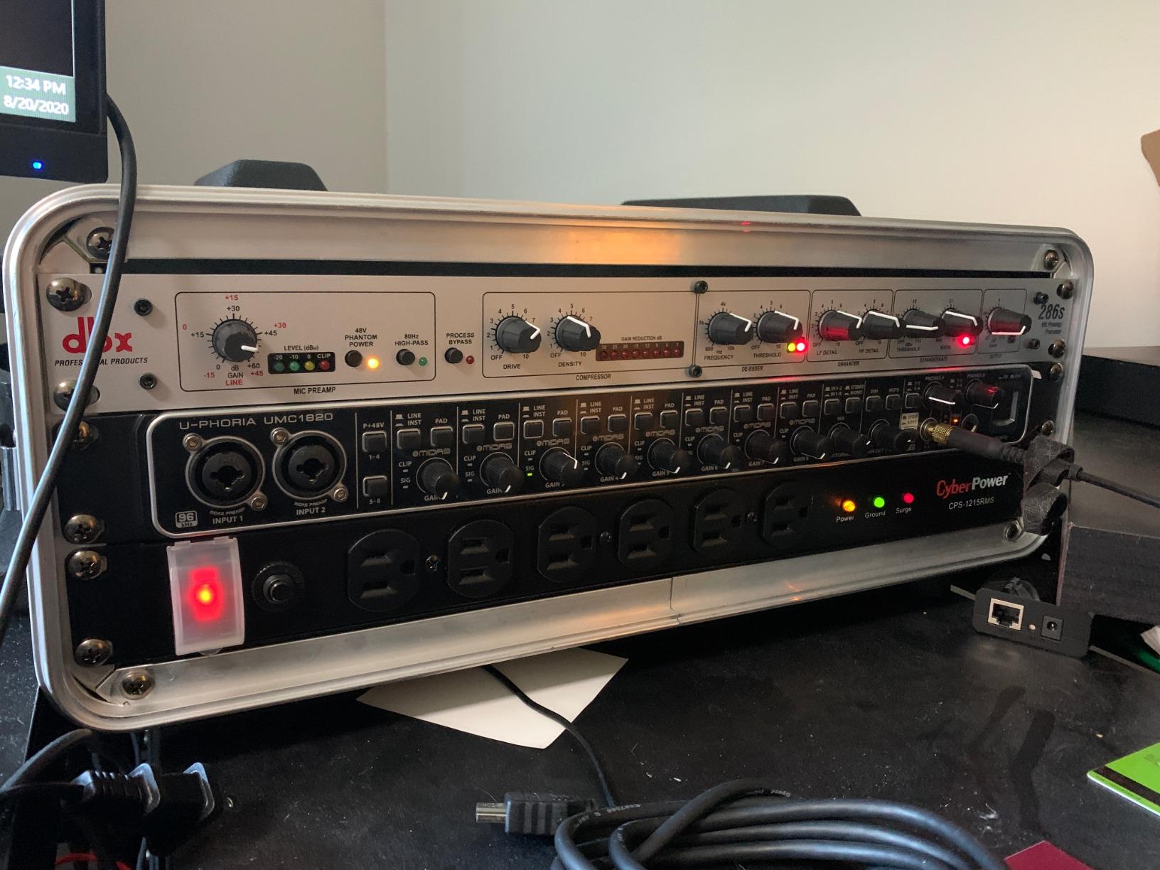 Behringer UMC1820 Audiophile 18x20 USB Audio/MIDI Interface with Midas Mic Preamplifiers and ADAT I/O customer photo 2