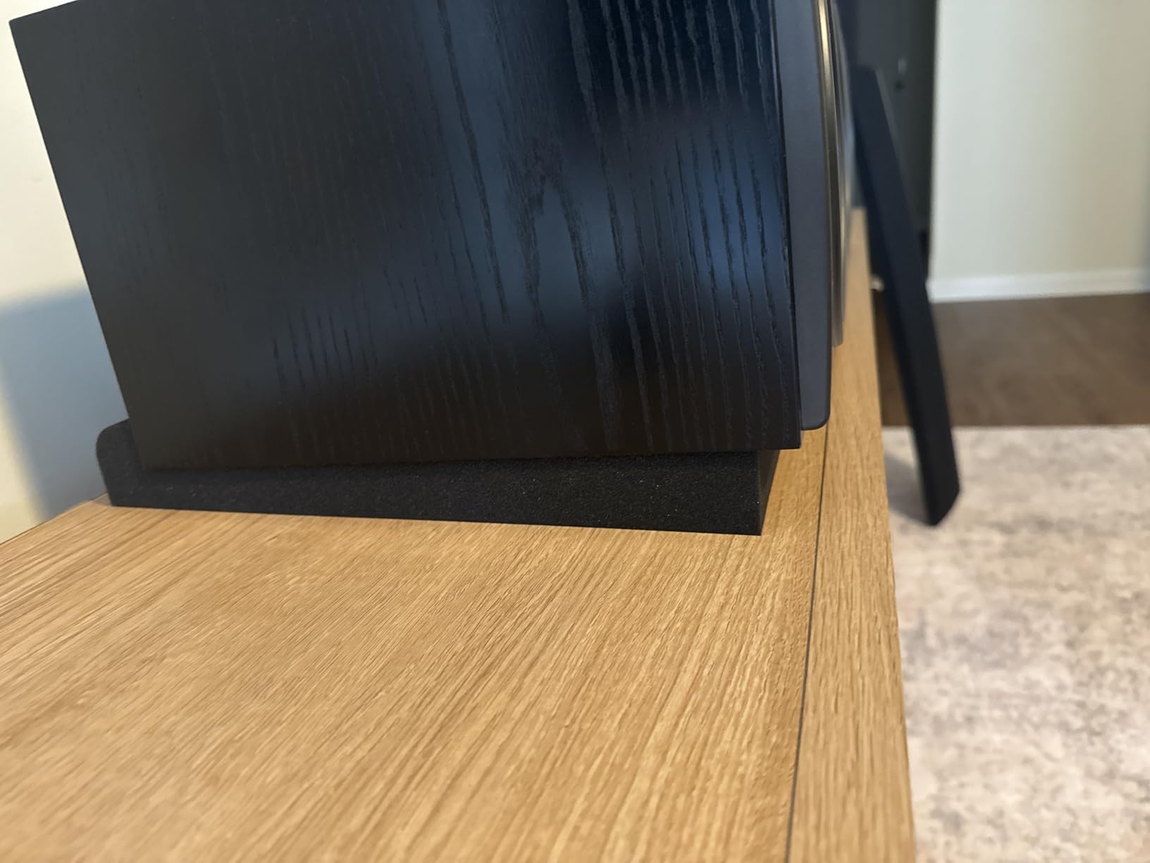 Sound Addicted - Studio Monitor Isolation Pads for 5 Inch Monitors, Pair of Two High Density Acoustic Foam which Fits Most Speaker Stands | SMPad 5 customer photo 1