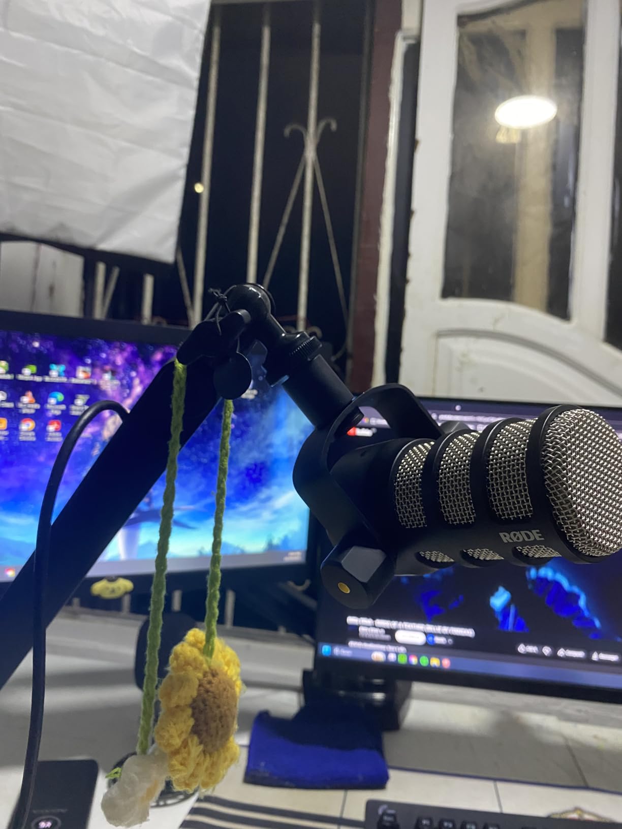 RØDE PodMic Cardioid Dynamic Broadcast Microphone - XLR Output, Requires Audio Interface (RØDECaster, AI-1, or similar). For USB Plug-and-Play, see PodMic USB. customer photo 1