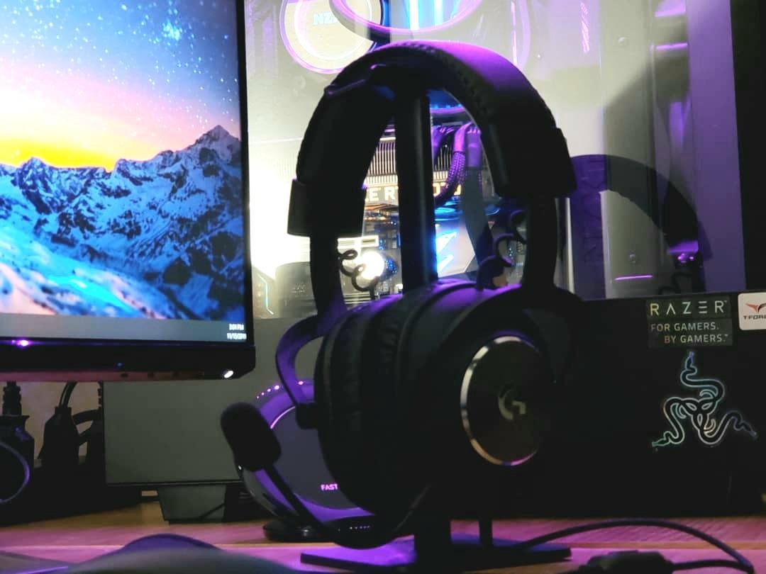 Logitech G PRO X Wired Gaming Headset - Black | Blue VO!CE Detachable Boom Mic, DTS 7.1, 50 mm Drivers, USB/3.5mm Aux, Spare Memory Foam Ear Pads, Bag & USB DAC Included customer photo 1