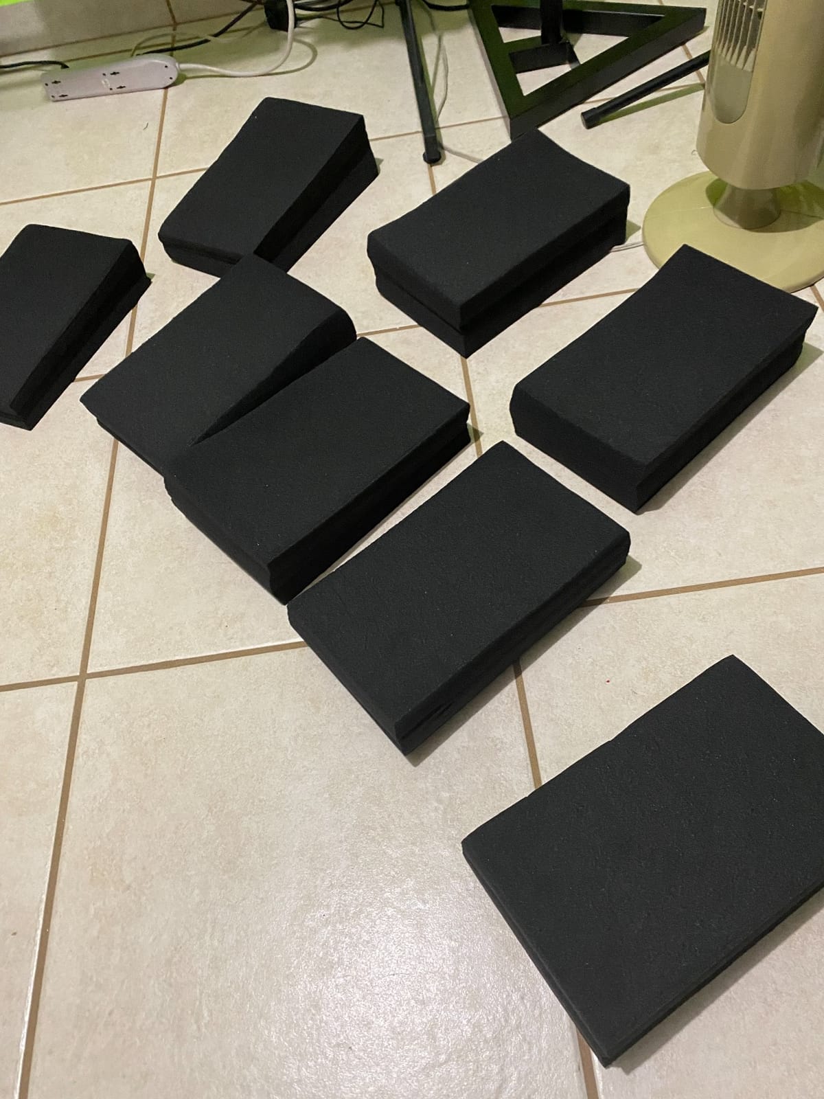 JBER 4Pack Acoustic Foam Corner Bass Traps, Studio Foam Corner Block Finish | 12