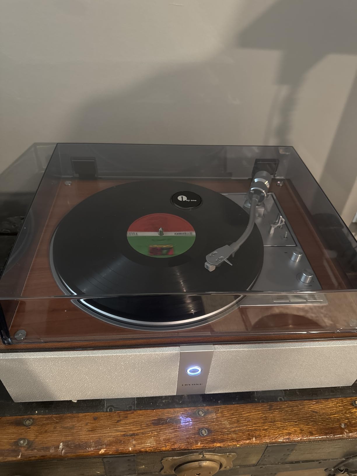 1 BY ONE Fully Automatic Record Player, All-in-One Vinyl Turntable with Automatic Repeat Function, Remote Control, Built in Speakers& DSP, Phono Preamp, AT-3600L Cartridge, Belt Drive 2-Speeds customer photo 1