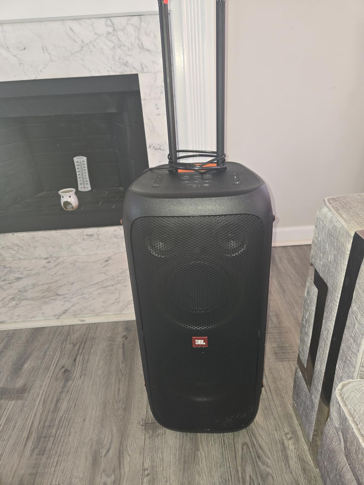 JBL Partybox 310 - Portable Party Speaker with Long Lasting Battery, Powerful JBL Sound and Exciting Light Show, Black customer photo 1