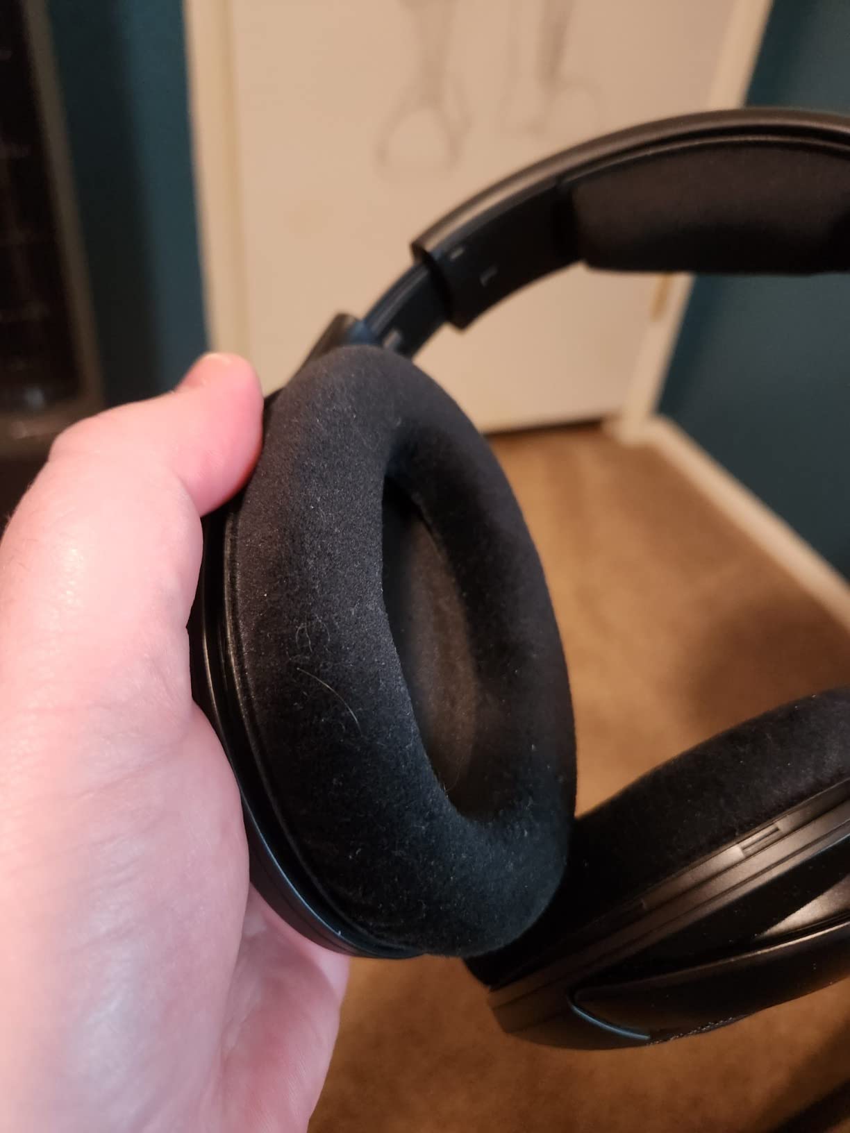 Sennheiser HD 560S Open-Back Over-Ear Wired Headphones, Black customer photo 1