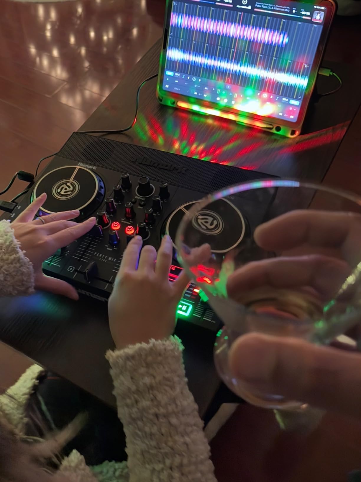 Numark Party Mix Live - DJ Controller with Built in Speakers, Party Lights and DJ Mixer, Complete Dj Set with Mixer and Audio Interface + Serato DJ Lite customer photo 2