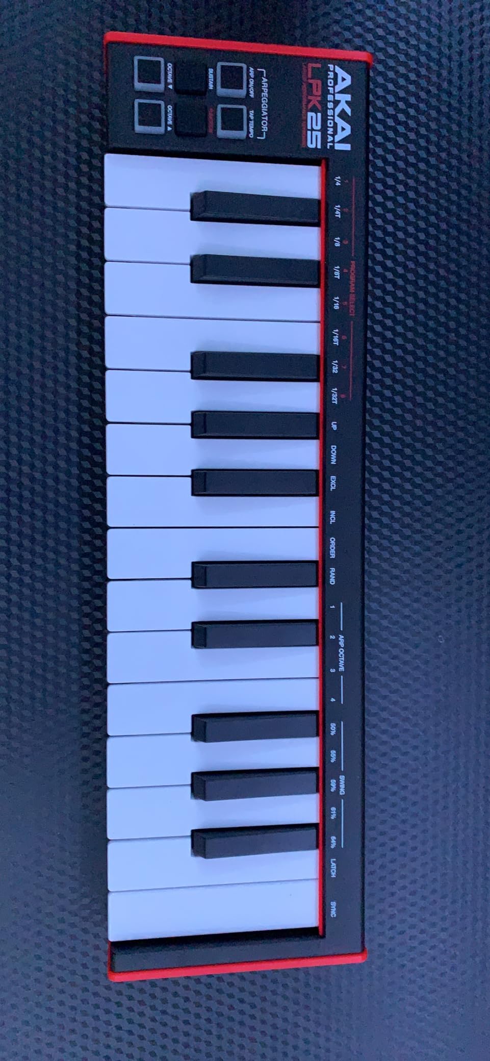 Akai Professional LPK25 25-Key USB MIDI Keyboard Controller | Velocity-Sensitive Mini Keys, Arpeggiator, Universal DAW Compatibility, for Music Producers customer photo 1