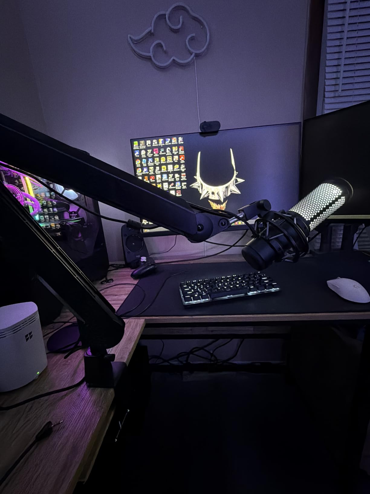 InnoGear Mic Boom Arm Microphone Stand Cable Management for Blue Yeti FIFINE AM8 K669B HyperX QuadCast S SoloCast AT2020 Shure SM7B MV7 and Other Microphone customer photo 2
