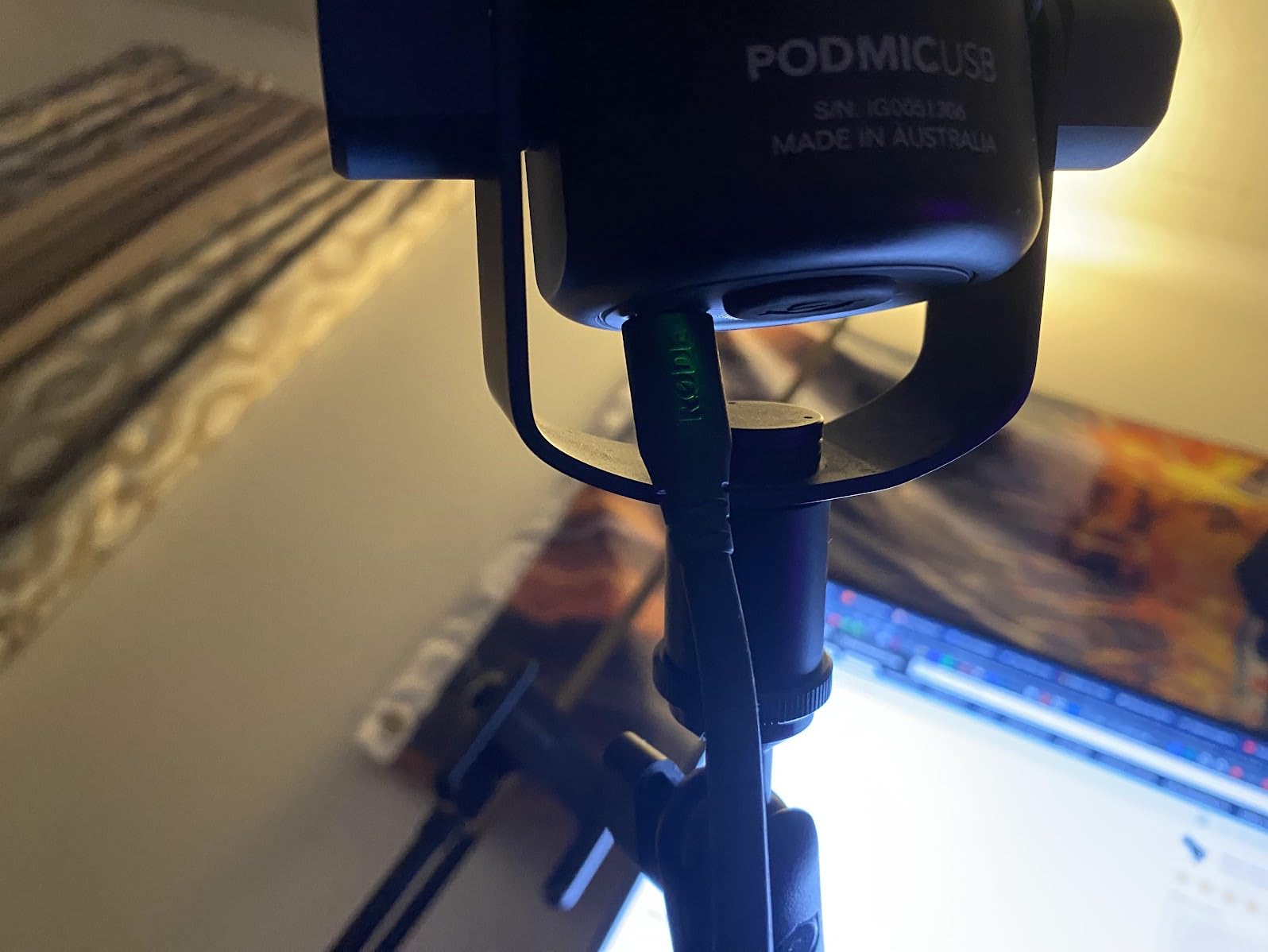 RØDE PodMic USB Versatile Dynamic Broadcast Microphone With XLR and USB Connectivity for Podcasting, Streaming, Gaming, Music-Making and Content Creation customer photo 1