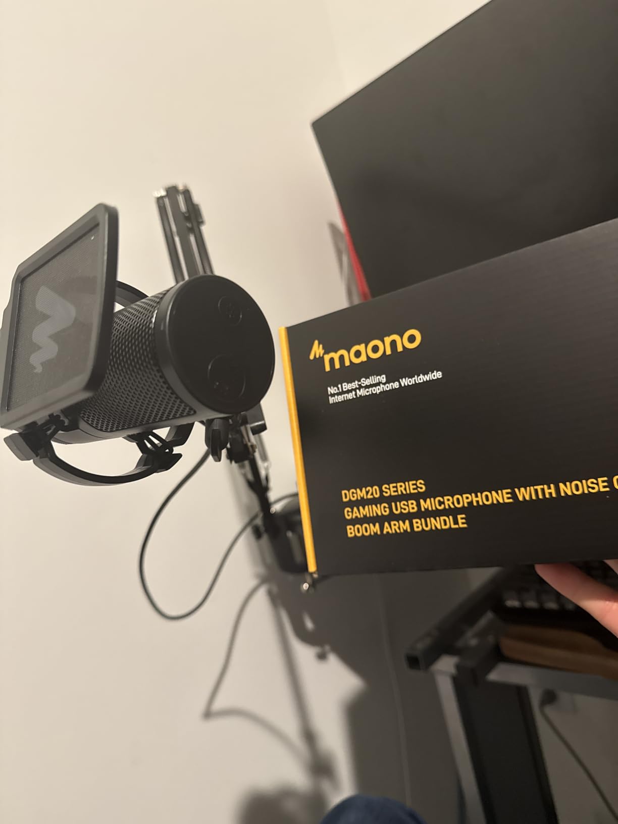 MAONO DGM20S Gaming Microphone for PC with Clear Voice & Noise Reduction | RGB Lighting, Tap-to-mute, Gain Control, Headphone Monitoring and Boom Arm for Discord Gaming, Streaming, Content Creation customer photo 1