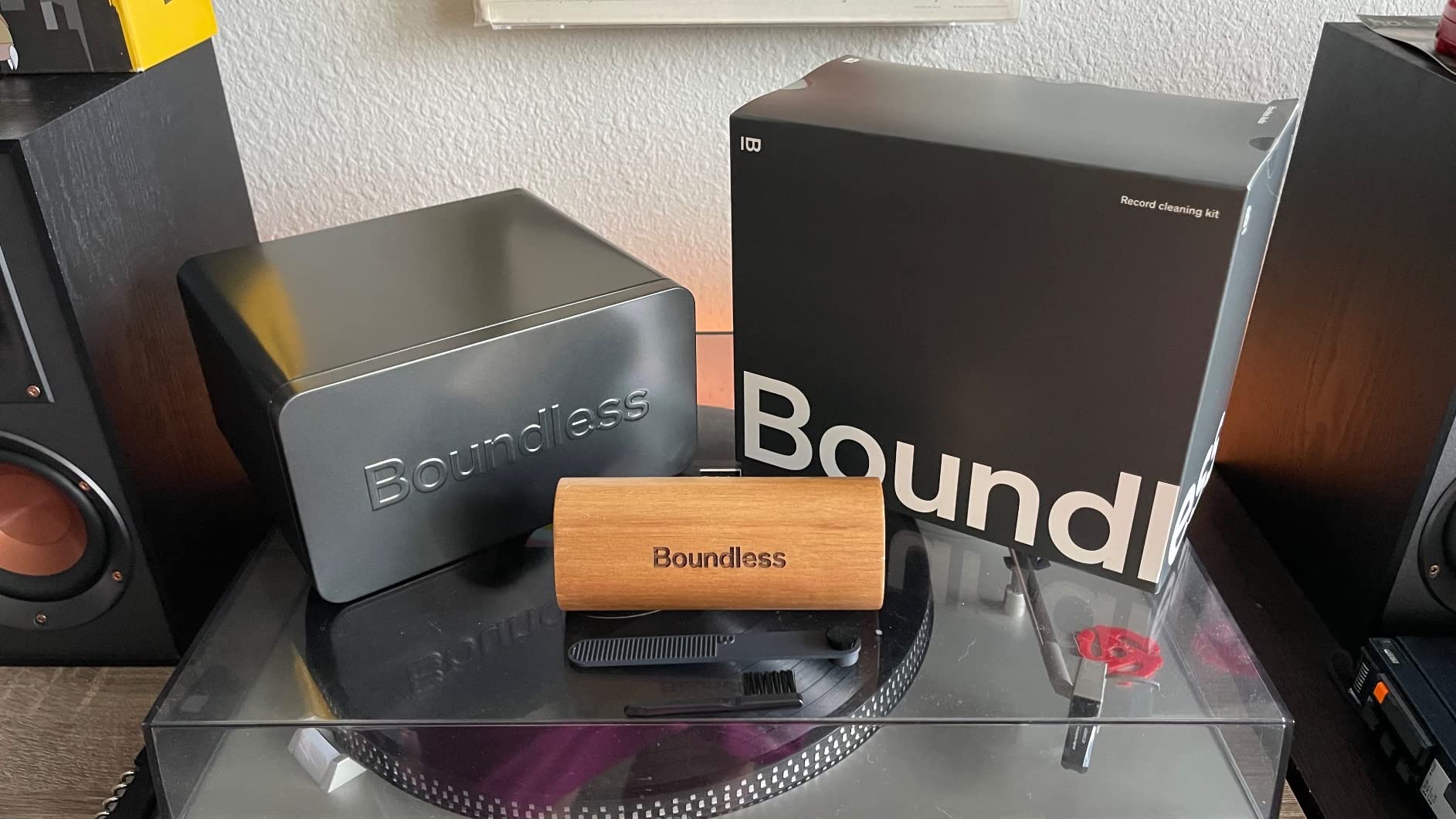 Boundless Audio Vinyl Record Cleaning Kit - 8-in-1 Brushes, Cloths & Case | Carbon Fiber & Velvet Brushes, Stylus Brush, 4oz Anti-Static Solution, 2 x Microfiber Cloths & Metal Storage Case customer photo 1
