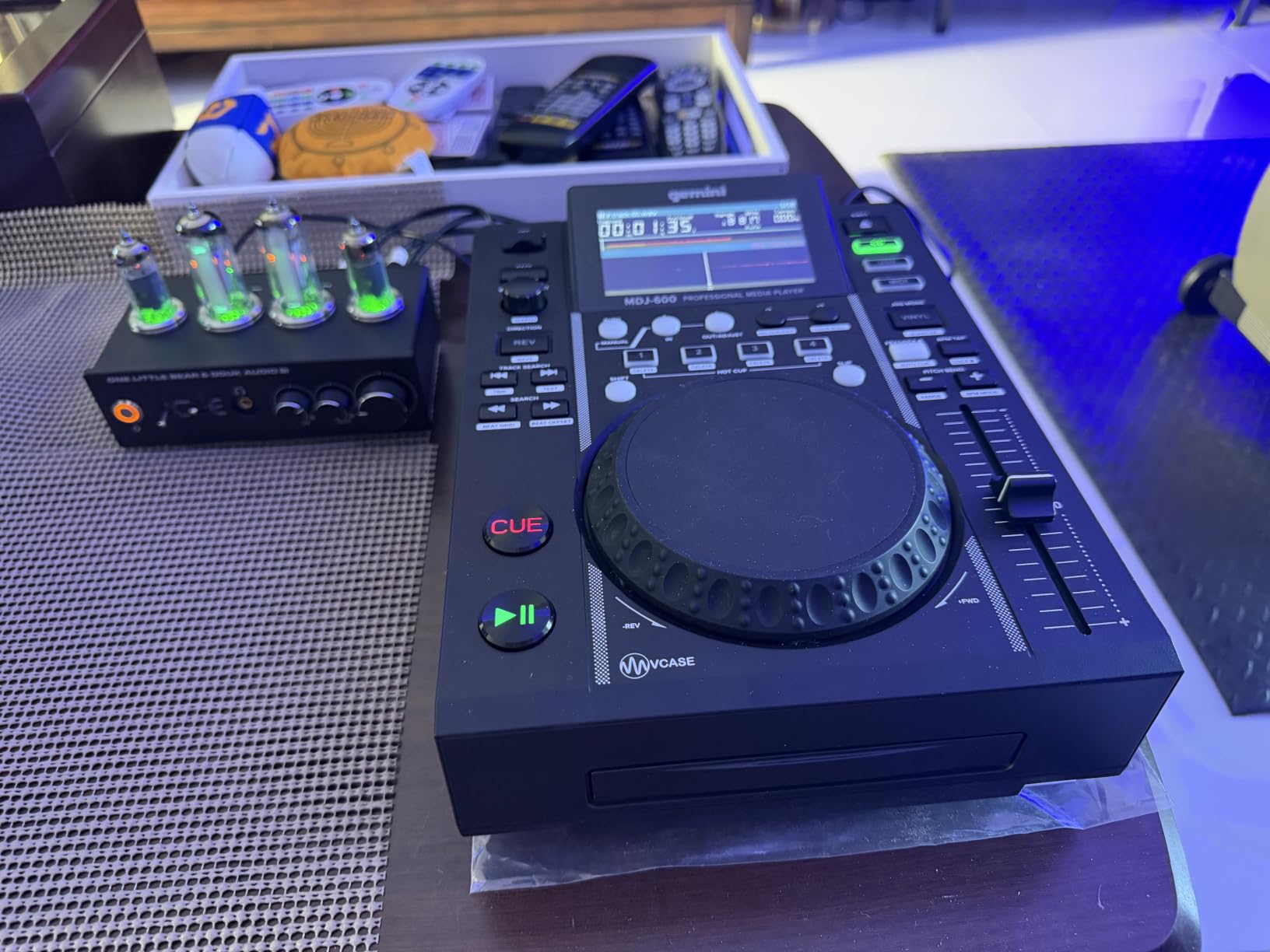 Douk Audio T9 Vacuum Tube Phono Preamp Stereo Turntable Preamplifier with Headphone Output for MM/MC customer photo 2