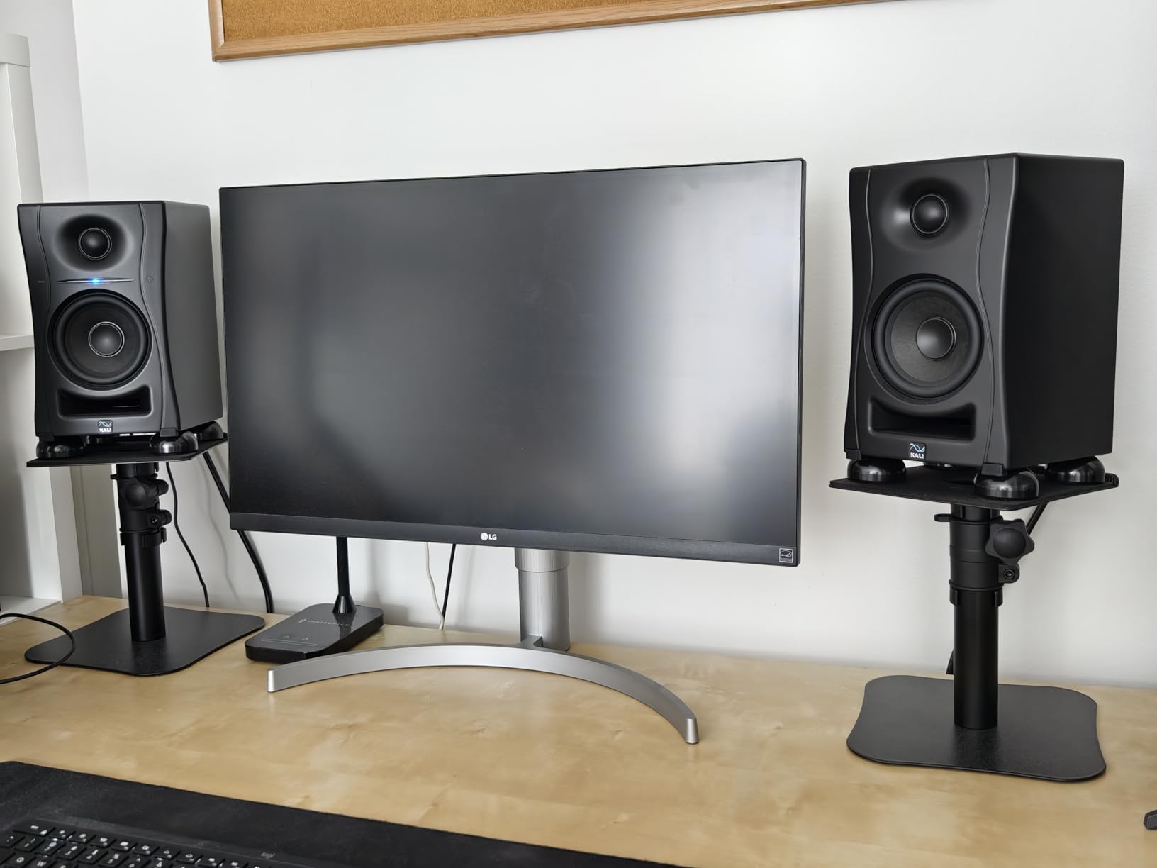 Kali Audio LP-UNF Ultra Nearfield Monitor System - Black customer photo 2