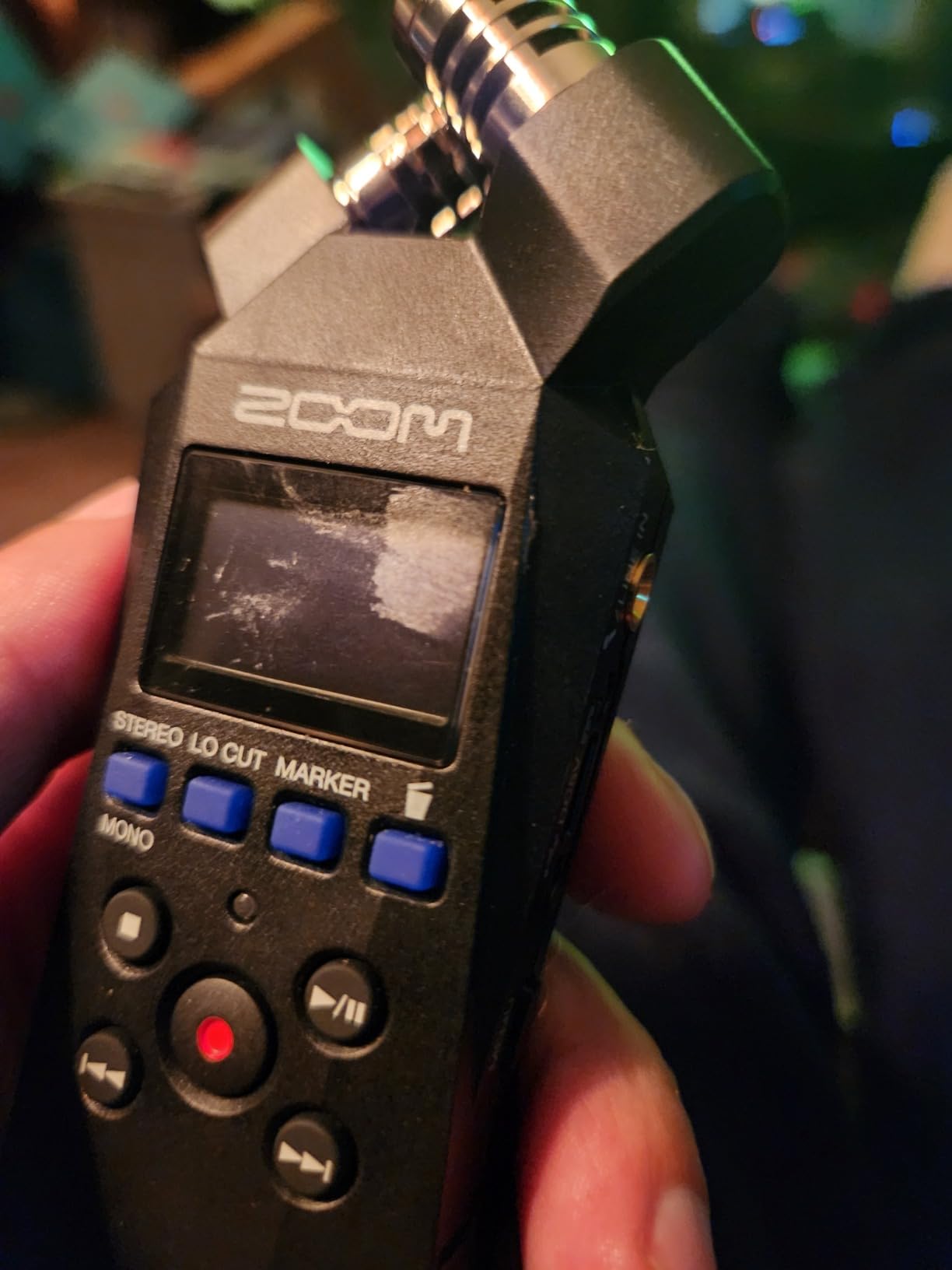 Zoom H1 Essential Recorder for Musicians, Podcasters & Content Creators | Clip-Free Audio with 32-Bit Float, X/Y Stereo Mics, USB Microphone Mode, 10-HR Battery, Accessibility Features customer photo 1