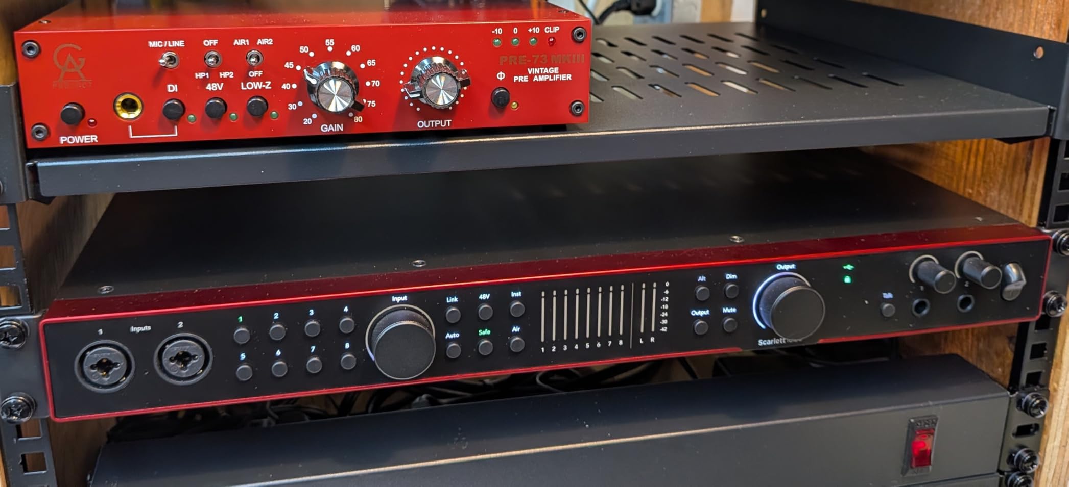 Focusrite Scarlett 18i16 4th Gen USB Audio Interface (18-In 16-Out, 4 Mic Preamps, 8 Line Inputs, ADAT, S/PDIF, MIDI) customer photo 2