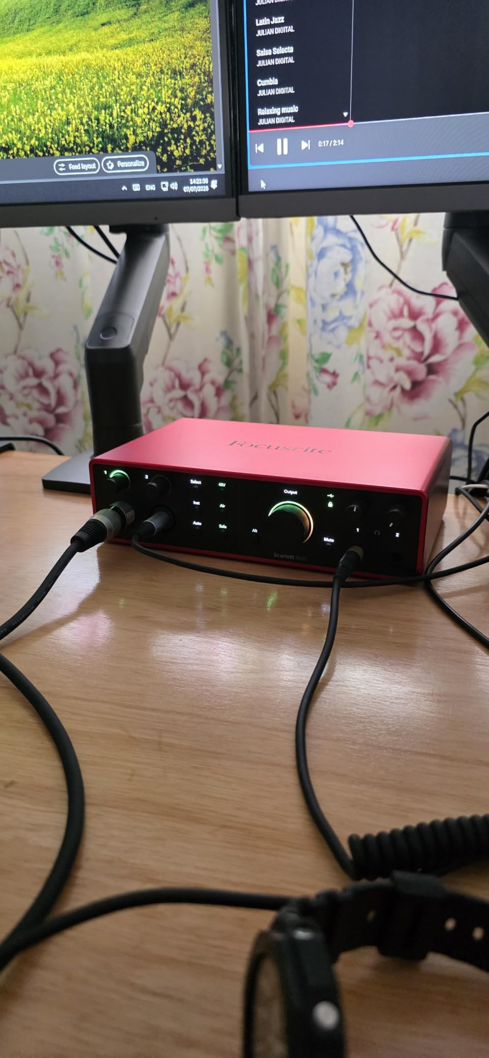 Focusrite Scarlett 16i16 4th Gen USB Audio Interface (16-In 16-Out, 2 Mic Preamps, ADAT, S/PDIF, MIDI, 24-Bit/192kHz) customer photo 1