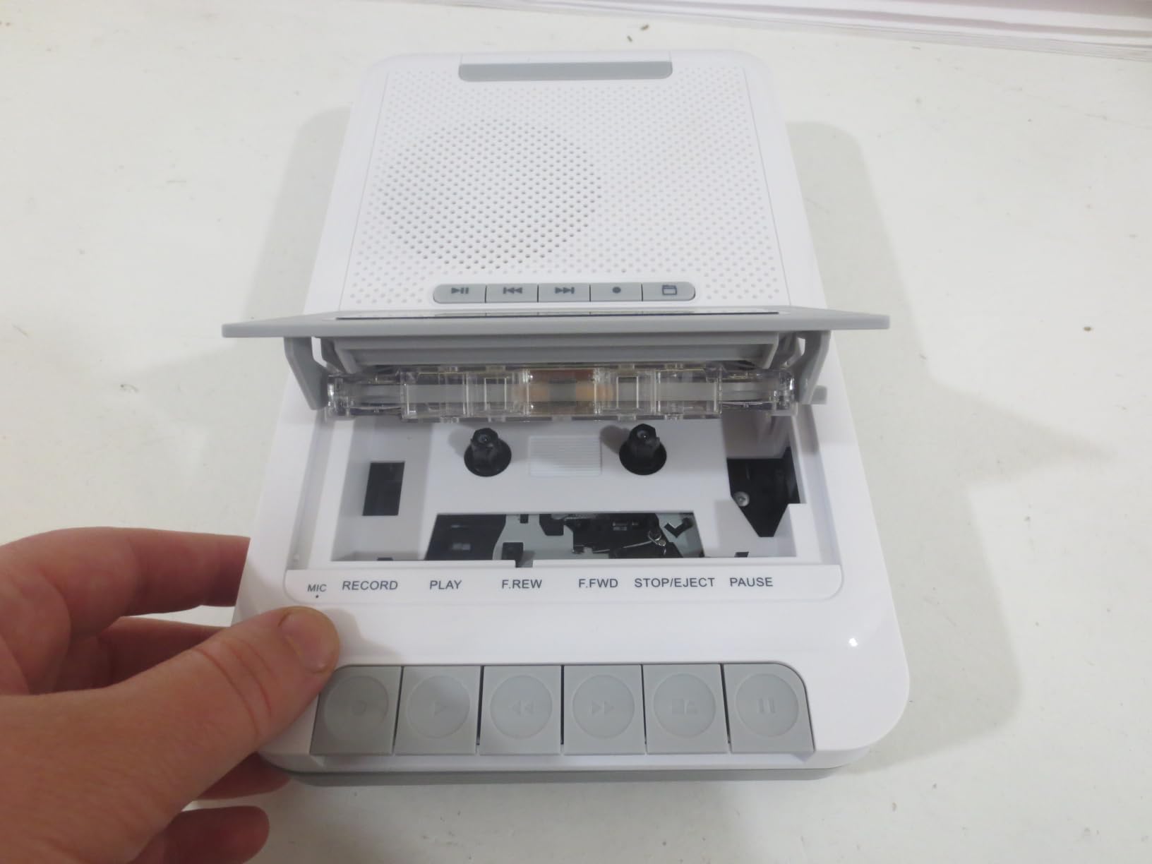 Cassette Player Recorder Converter,Record to Cassettes/USB/SD Card via Mic, Portable Cassette to MP3 Music via U Disk/SD Card or PC, Cassette Tape Player with Headphone Jack,Retractable Handle (White) customer photo 1
