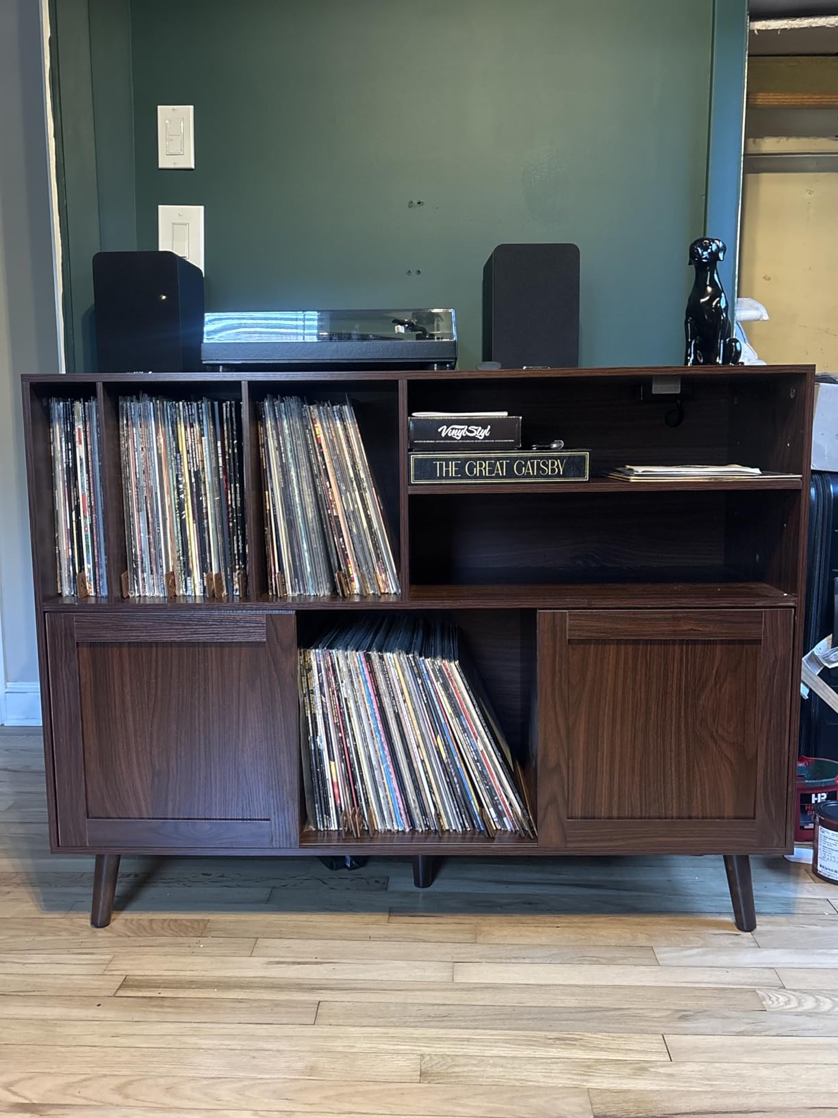 XL Record Player Stand with Sliding Doors, 500+ Vinyl Record Storage Cabinet - Mid Century Modern Record Player Table with Charging Station & USB Ports, Turntable Stand with Wood Legs customer photo 1