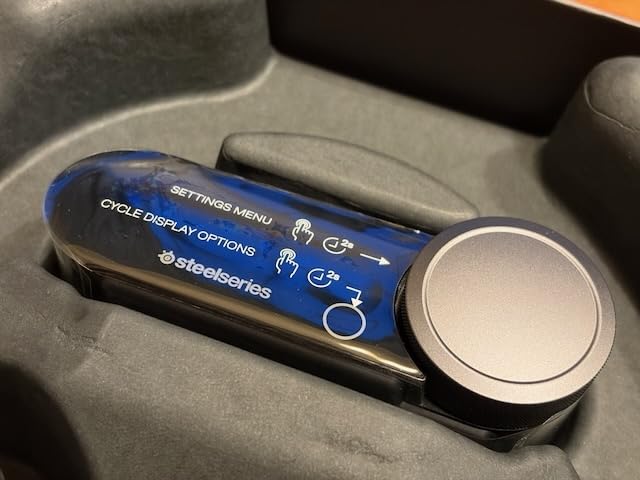 SteelSeries Arctis Nova Pro Omni - Hi-Res Wireless Gaming Headset, 96kHz/24bit, ANC, ClearCast Pro Mic, AI Noise Rejection, Mobile App, Mix 2.4GHz + BT, OmniPlay PC+PlayStation+Xbox - Midnight Blue customer photo 2