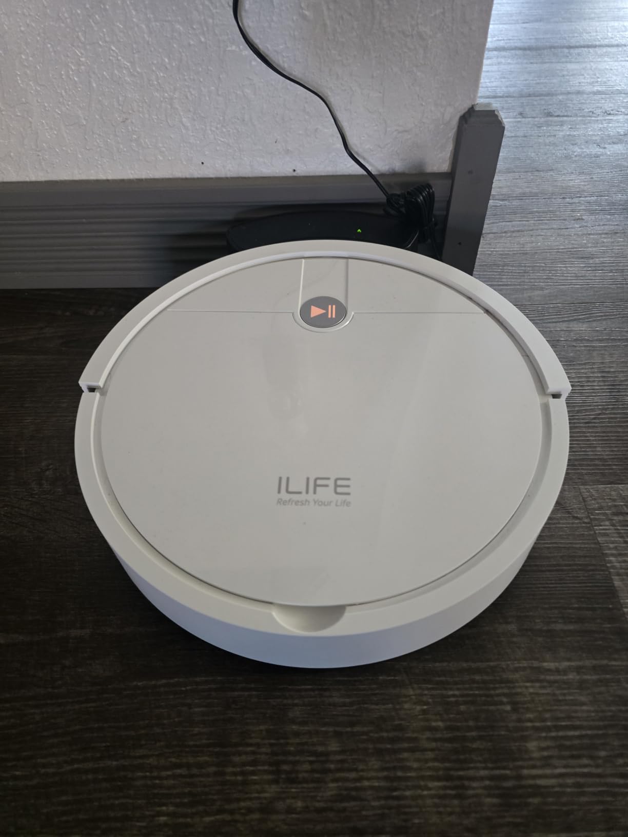 ILIFE V2 Robot Vacuum Cleaner, Tangle-Free Suction, White | 120 Mins Runtime, Slim, Self-Charging Robotic Vacuum Cleaner, Ideal for Pet Hair and Hard Floors customer photo 2